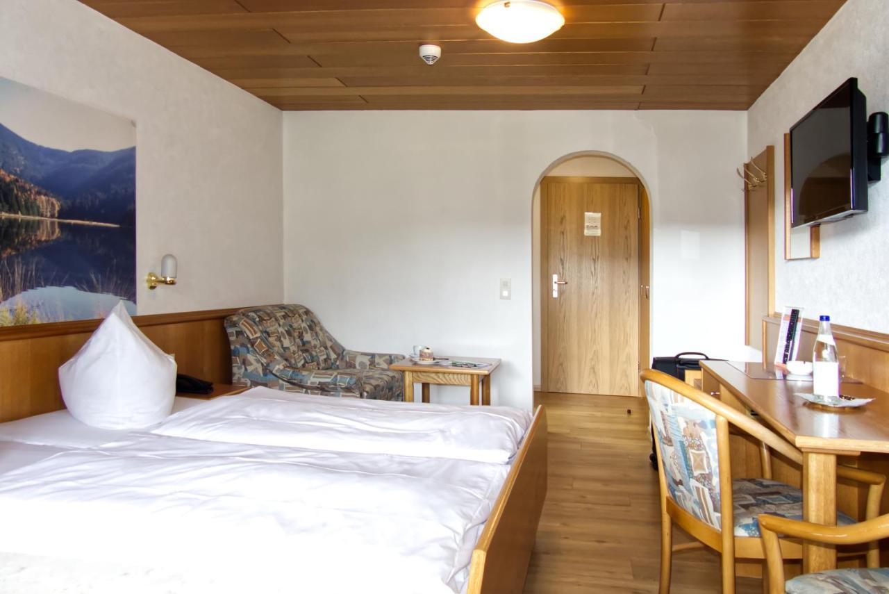 Garnihotel Zur Linde - Bayerischer Wald - Aktivcard Mit 154 Kostenfreien Leistungen - Kostenloser Parkplatz ローベルク エクステリア 写真