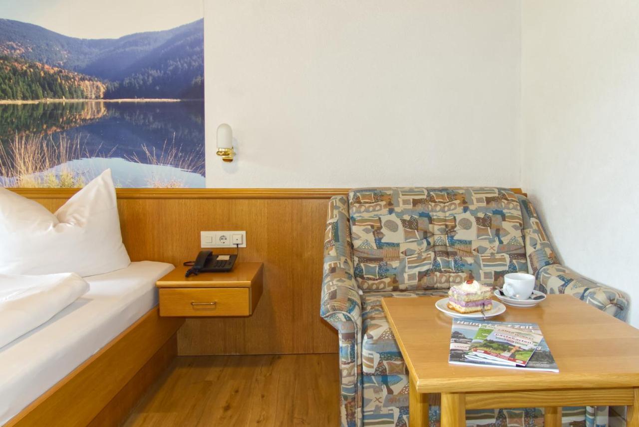 Garnihotel Zur Linde - Bayerischer Wald - Aktivcard Mit 154 Kostenfreien Leistungen - Kostenloser Parkplatz ローベルク エクステリア 写真