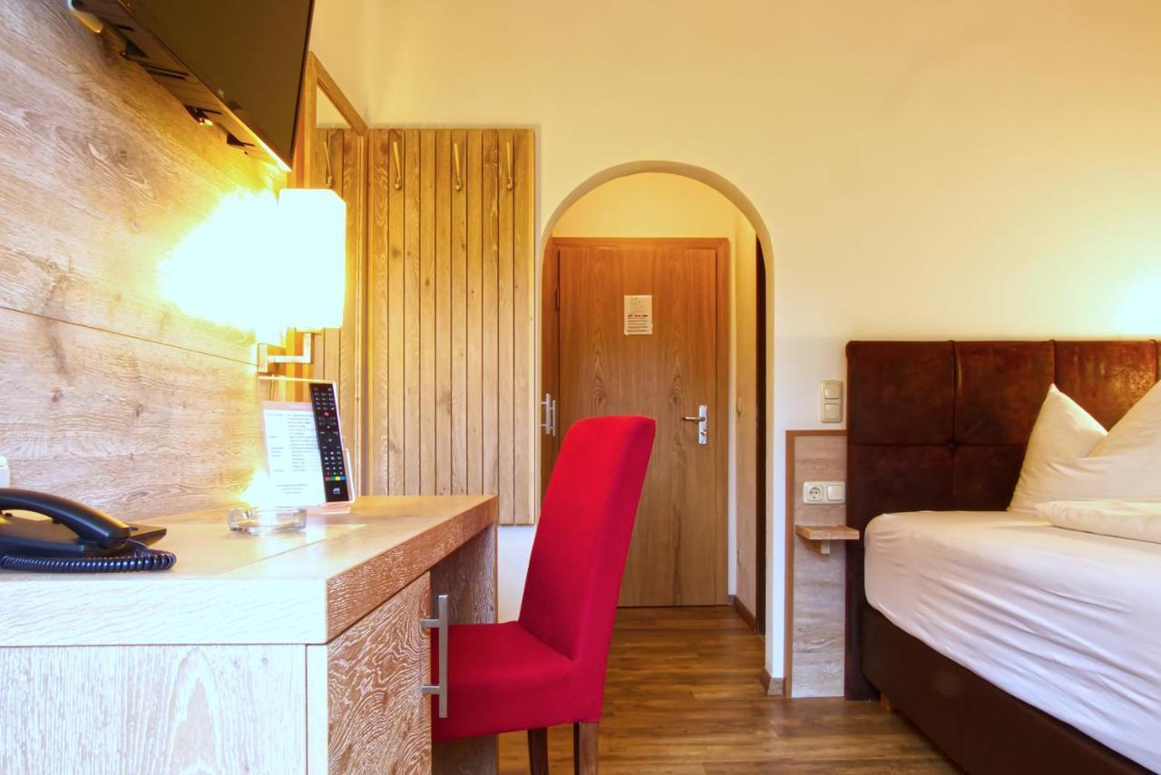 Garnihotel Zur Linde - Bayerischer Wald - Aktivcard Mit 154 Kostenfreien Leistungen - Kostenloser Parkplatz ローベルク エクステリア 写真