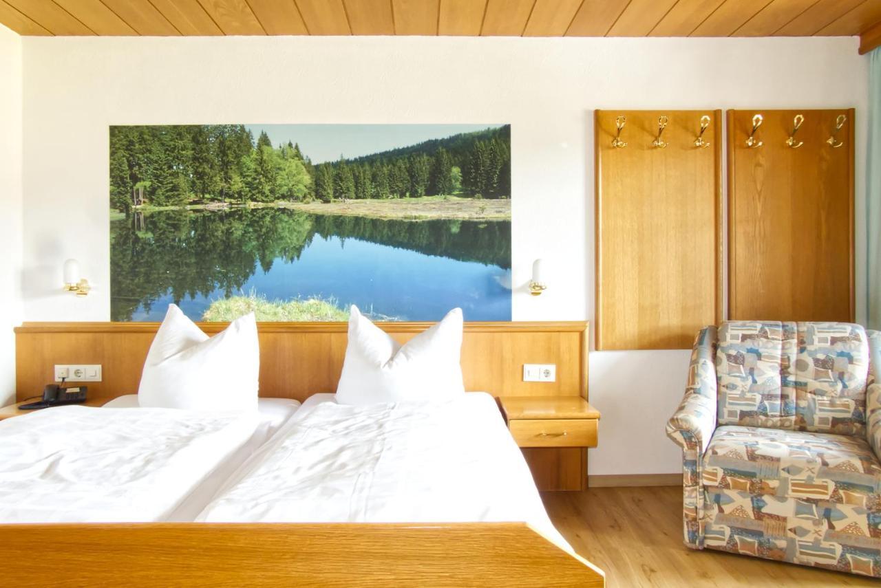Garnihotel Zur Linde - Bayerischer Wald - Aktivcard Mit 154 Kostenfreien Leistungen - Kostenloser Parkplatz ローベルク エクステリア 写真