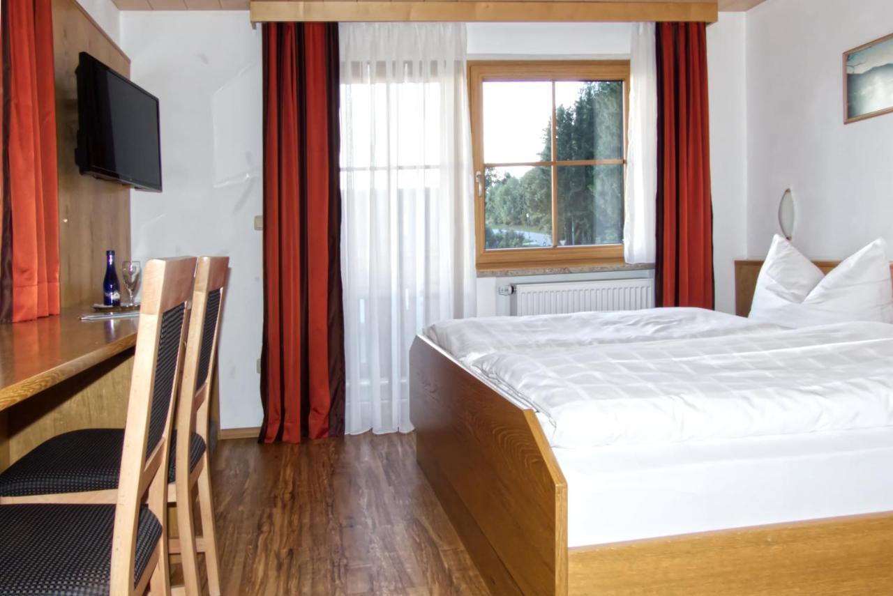Garnihotel Zur Linde - Bayerischer Wald - Aktivcard Mit 154 Kostenfreien Leistungen - Kostenloser Parkplatz ローベルク エクステリア 写真
