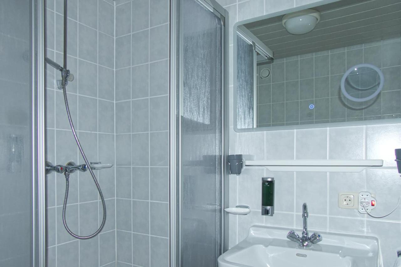 Garnihotel Zur Linde - Bayerischer Wald - Aktivcard Mit 154 Kostenfreien Leistungen - Kostenloser Parkplatz ローベルク エクステリア 写真