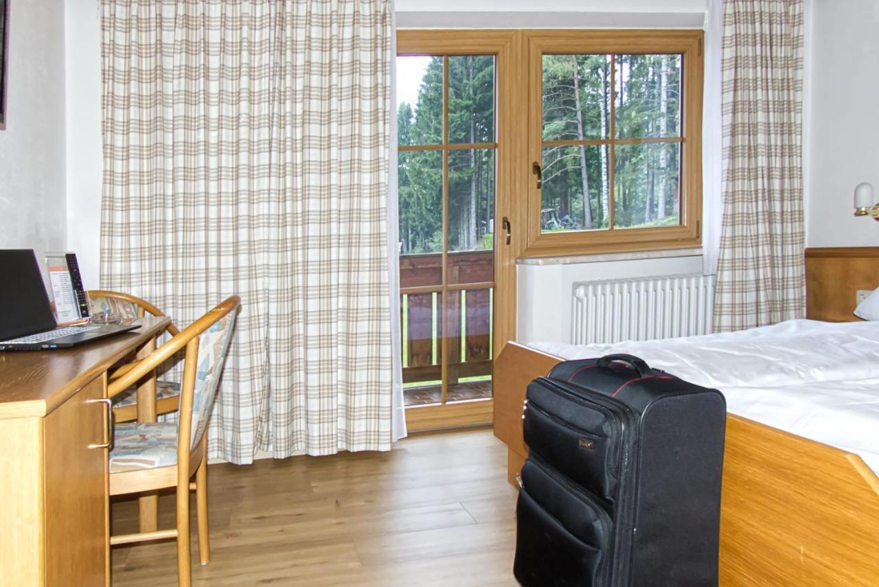 Garnihotel Zur Linde - Bayerischer Wald - Aktivcard Mit 154 Kostenfreien Leistungen - Kostenloser Parkplatz ローベルク エクステリア 写真
